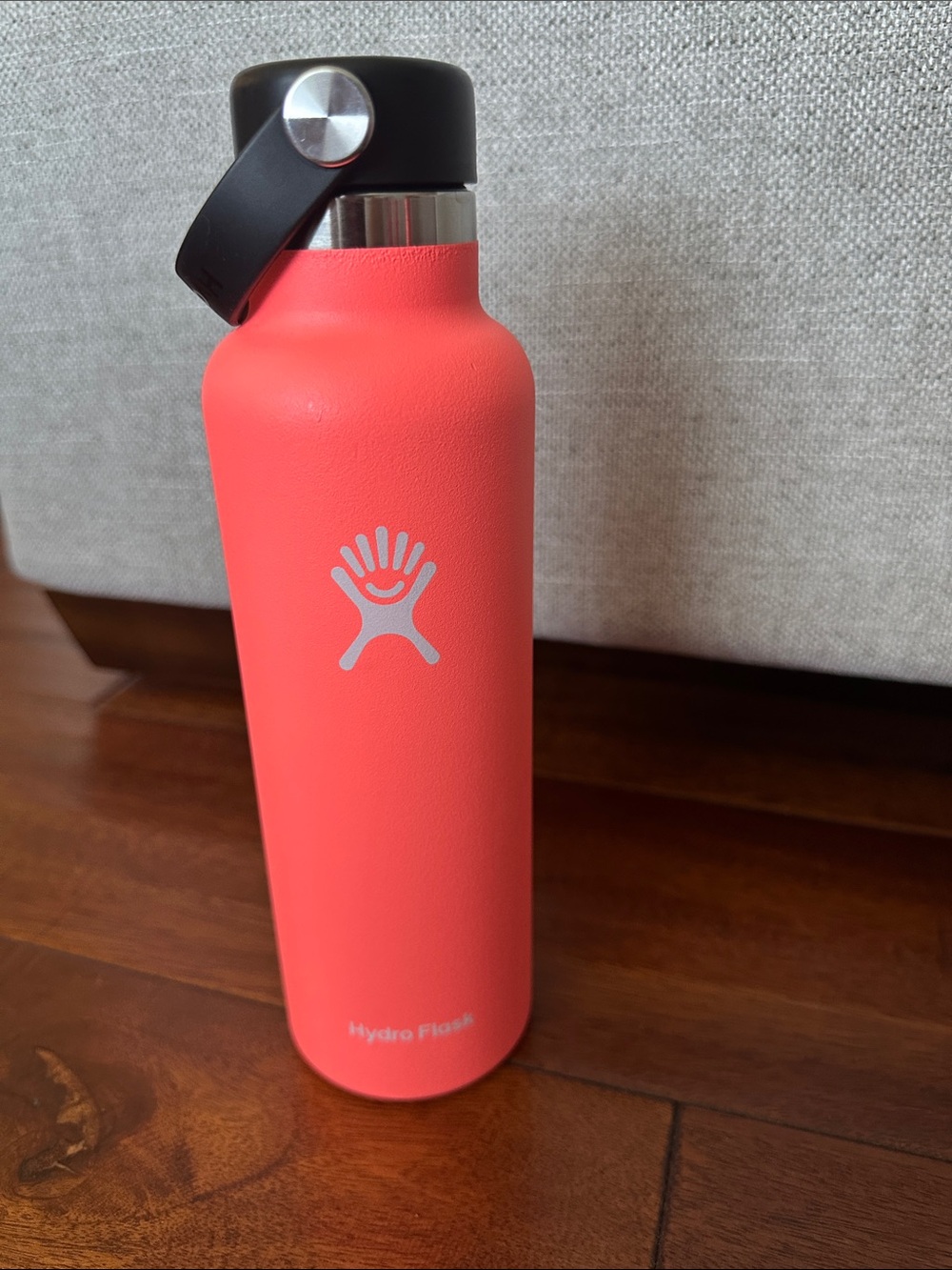 Hydro Flask Coral-Pink Insulated Bottle with Black 21oz